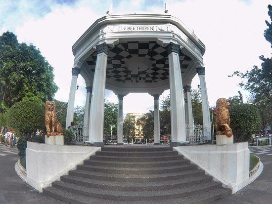 Plaza pública de Bacolod